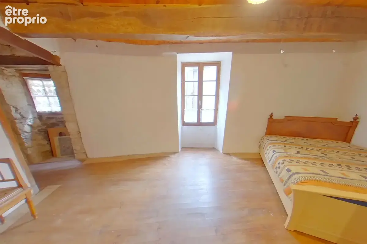 Centre village, toiture refaite. - photo 8