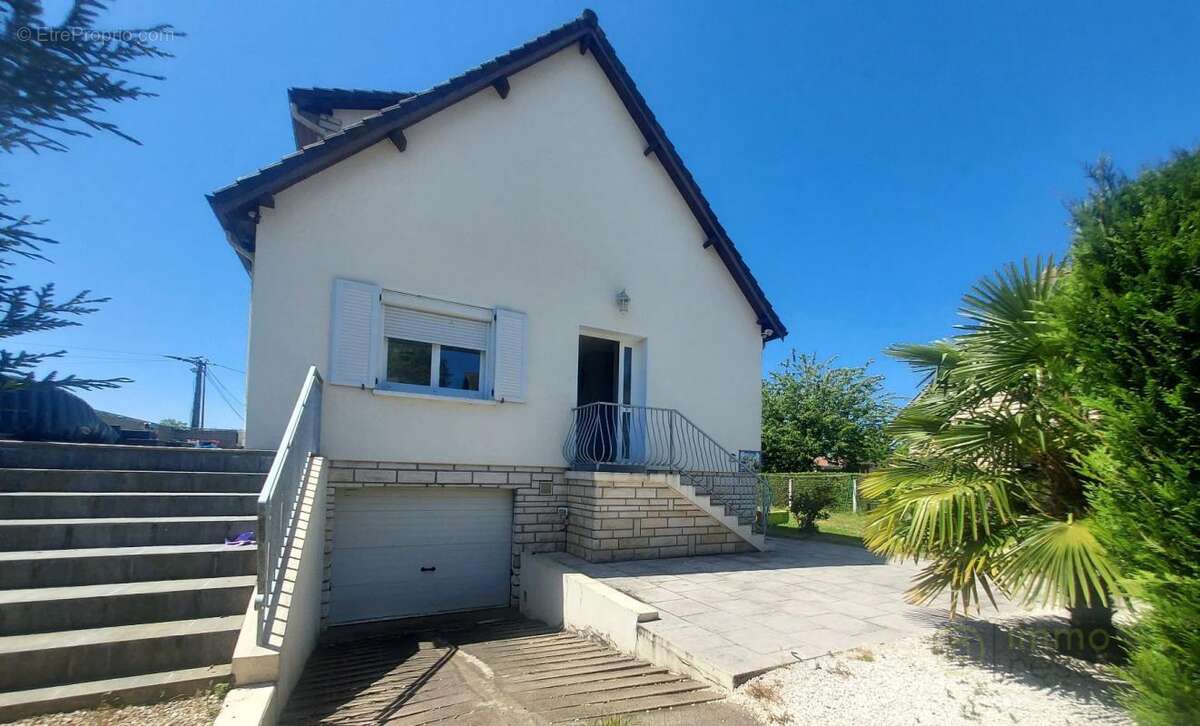 Maison à SAINTE-GENEVIEVE