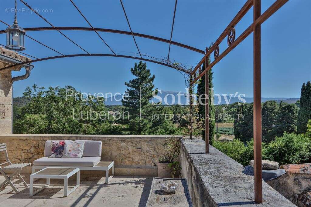 Maison à PERNES-LES-FONTAINES