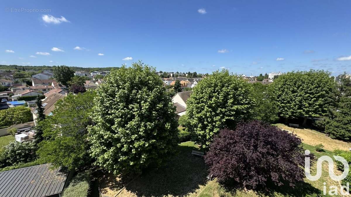 Appartement 56 m² à Les Clayes-Sous-Bois  - photo 7