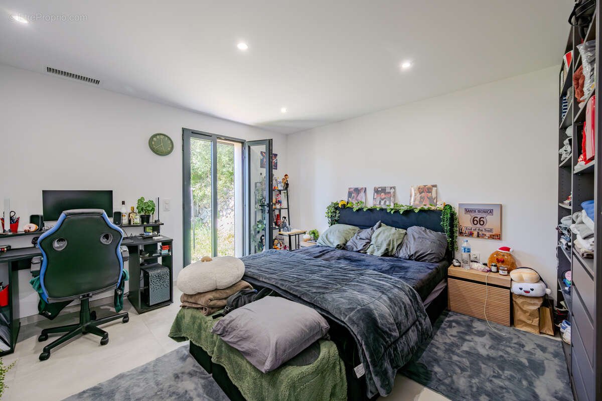 Maison à LA VALETTE-DU-VAR