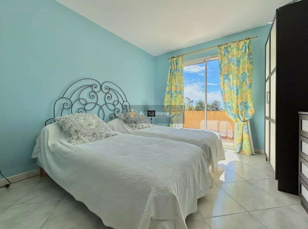 Maison à LES ISSAMBRES