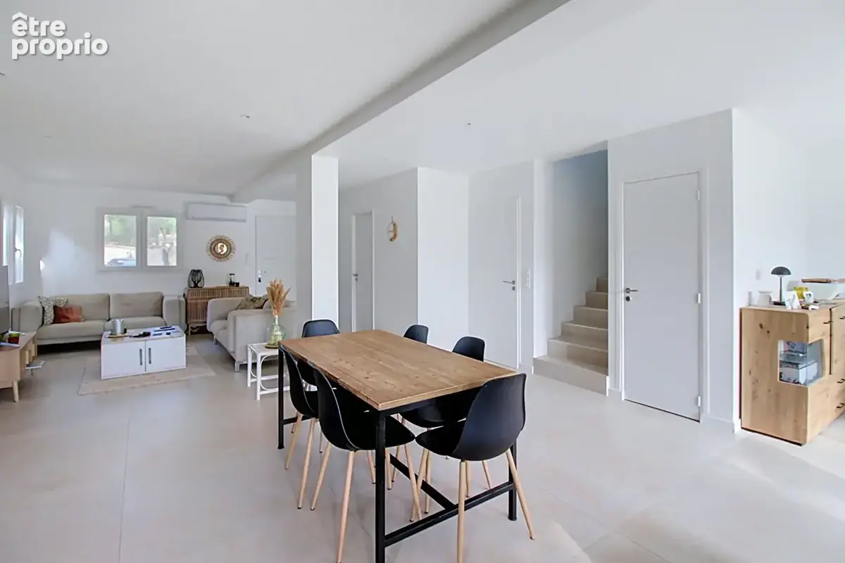 A VENDRE ! Villa neuve 5 chambres de 140 m² avec piscine et garage - VIDAUBAN - photo 3