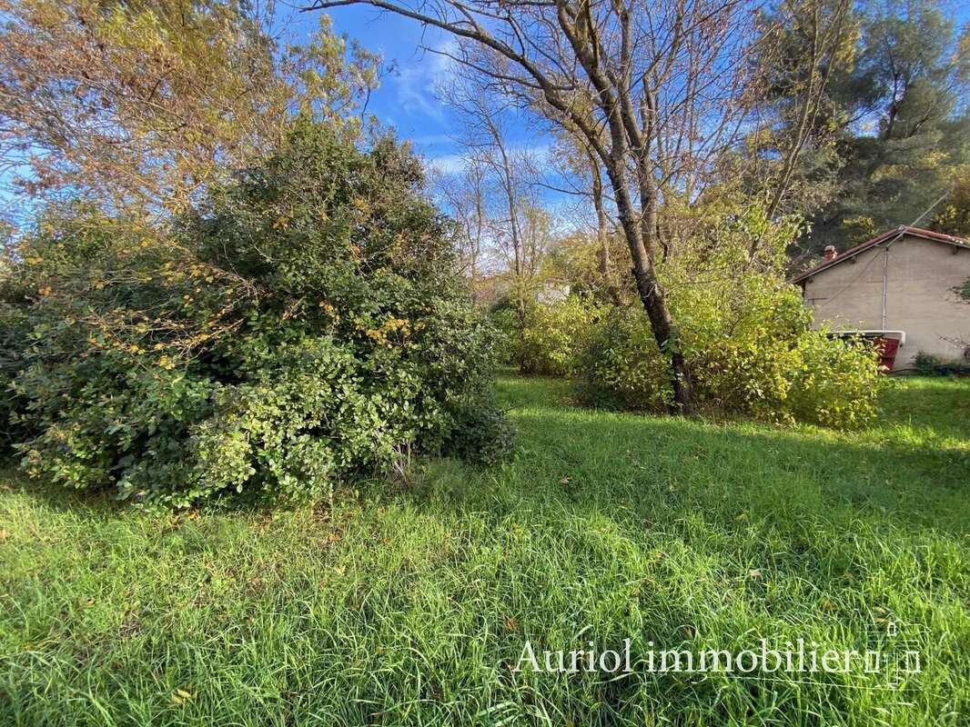 Terrain à AURIOL