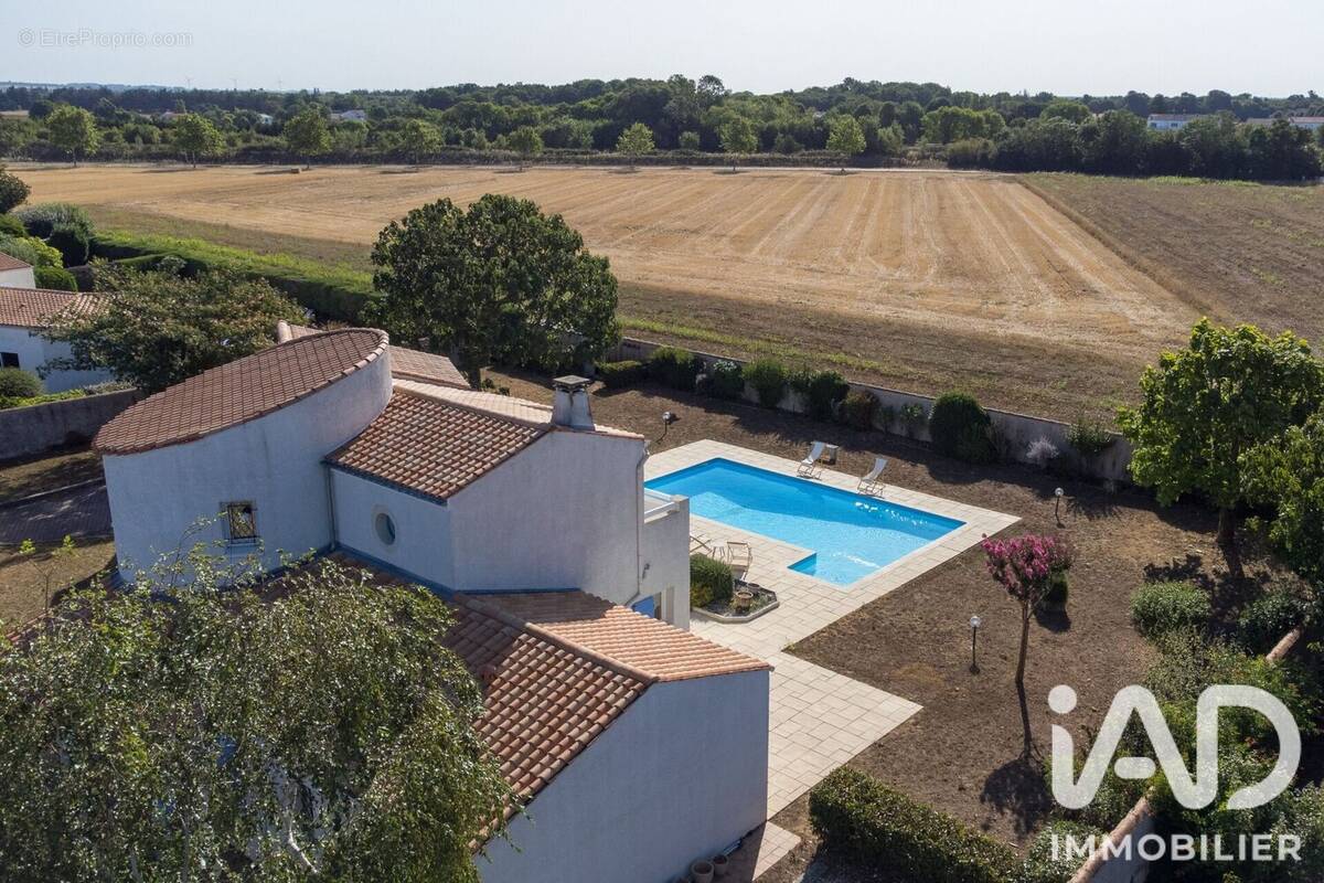 Photo 1 - Maison à PUILBOREAU