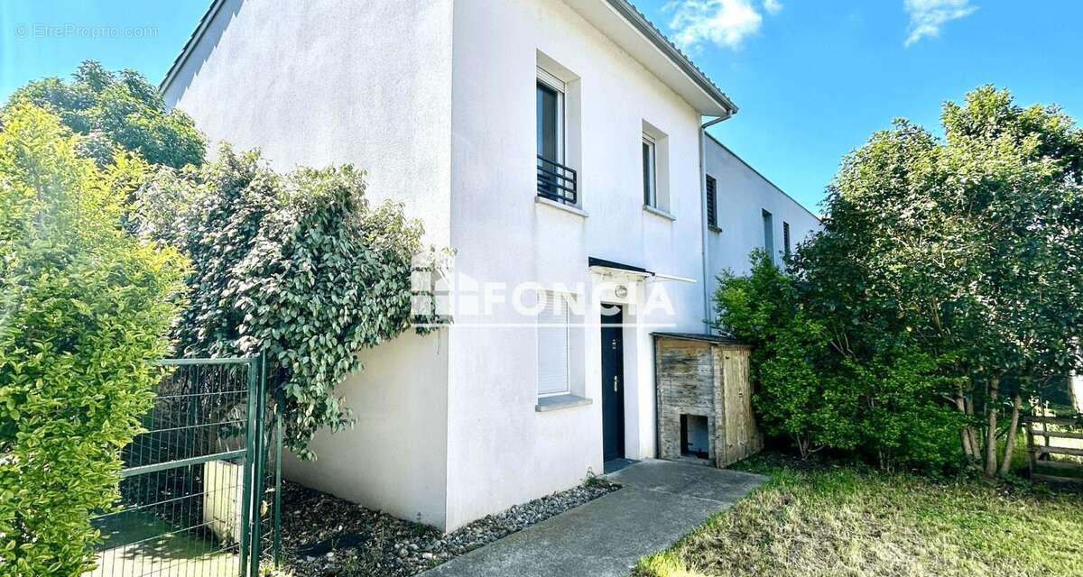 Maison vendu vide t4 82m2 duplex avec garage et parking , suite parentale avec deux salles de bains et deux wc - photo 2