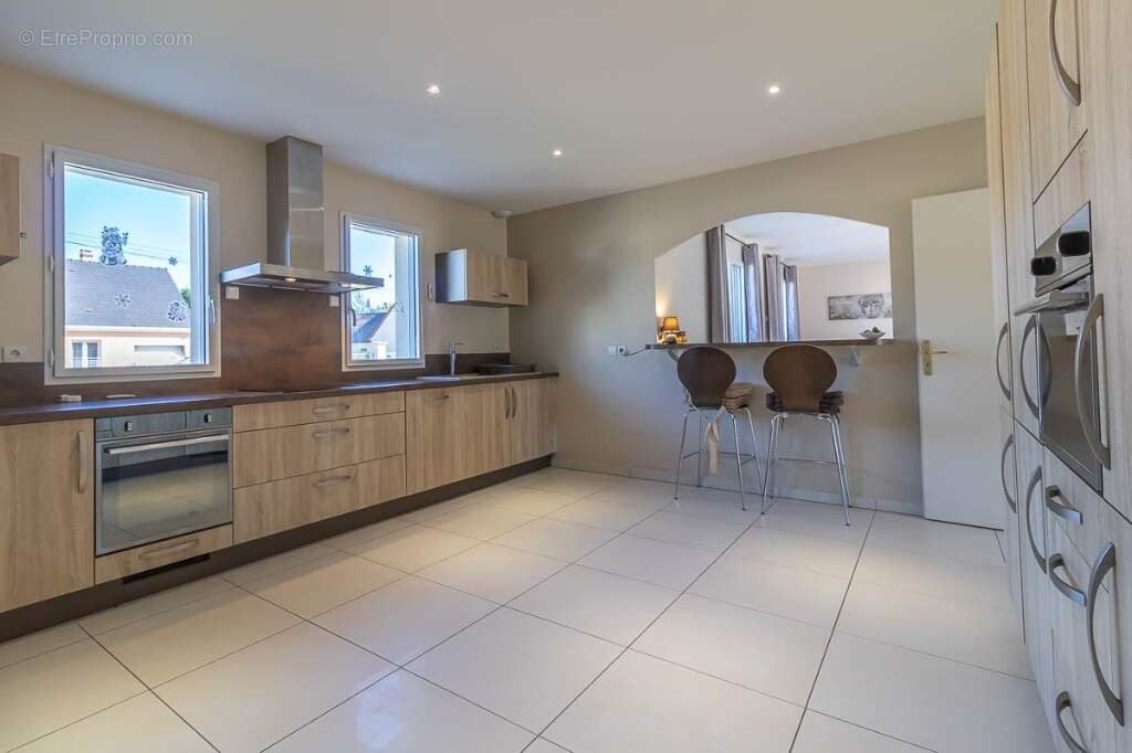 Maison à SELLES-SAINT-DENIS