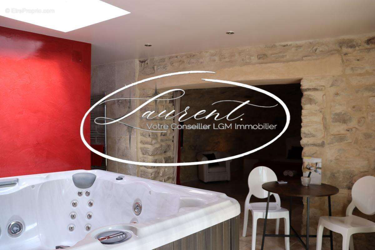 Maison à VEZENOBRES