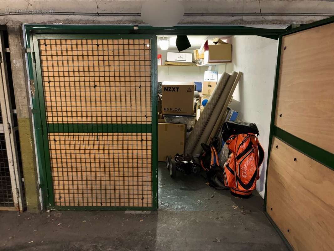 Parking à NEUILLY-SUR-SEINE