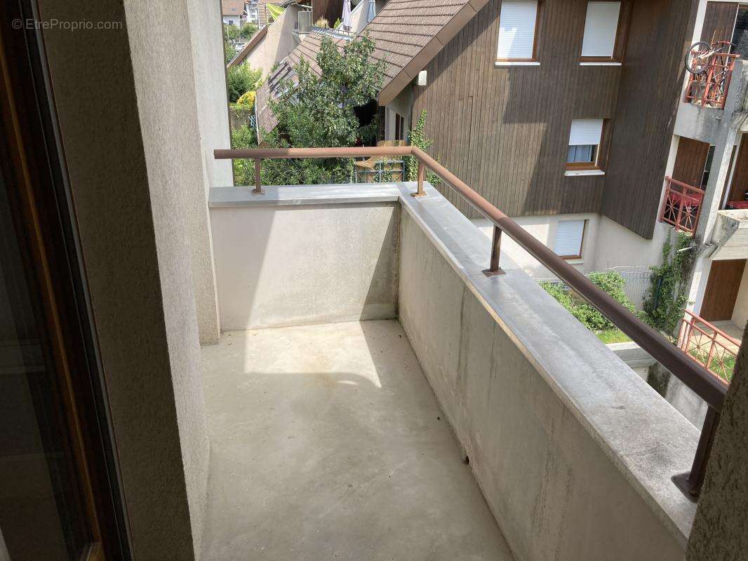 Appartement à POISY