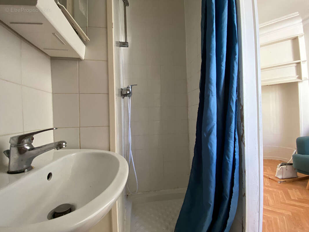 Appartement à PARIS-14E