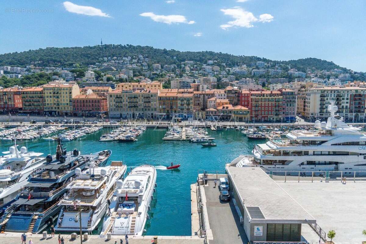 Port de Nice- Dernier étage - Vente 3 pièces - Terrasses - Vue mer - photo 15