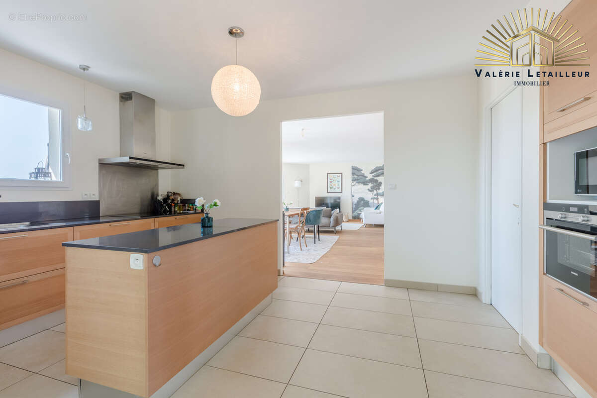Belle maison familliale dans laquelle la vue devient un art de vivre… - photo 7