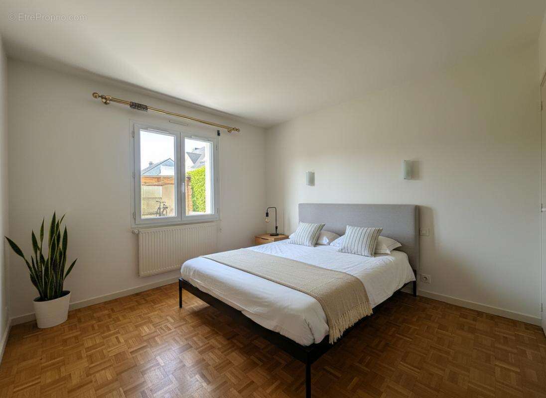 Maison à SAINTE-LUCE-SUR-LOIRE
