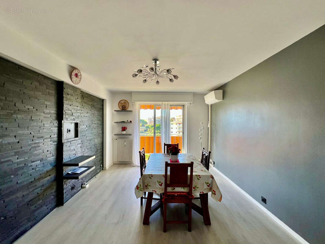 Appartement à LE CANNET