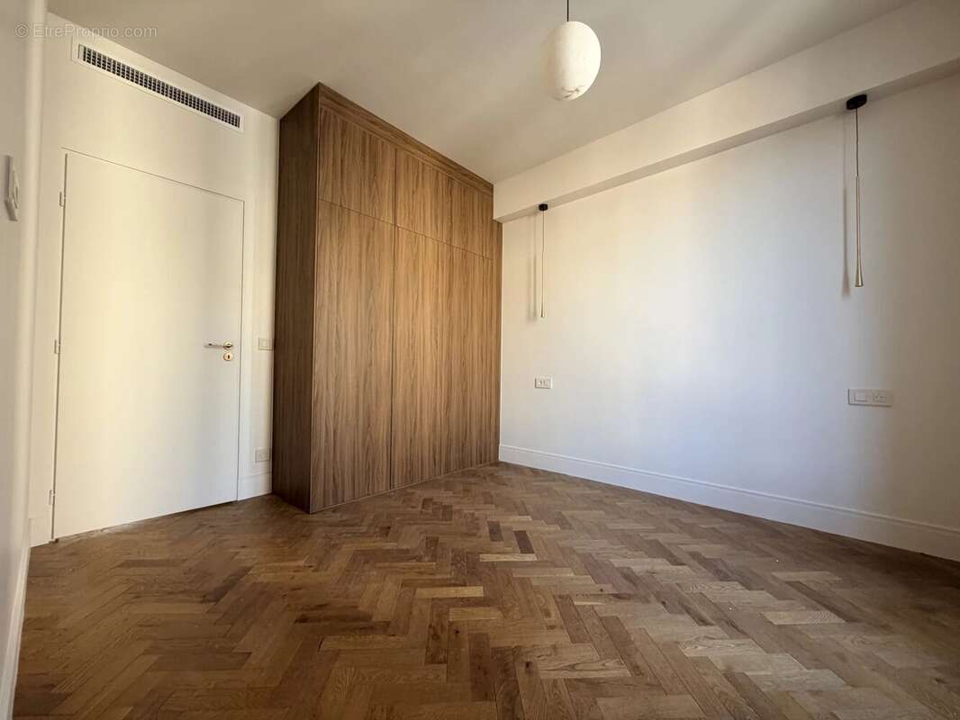 Nice - Port 3 Pièces 84 M² - photo 4