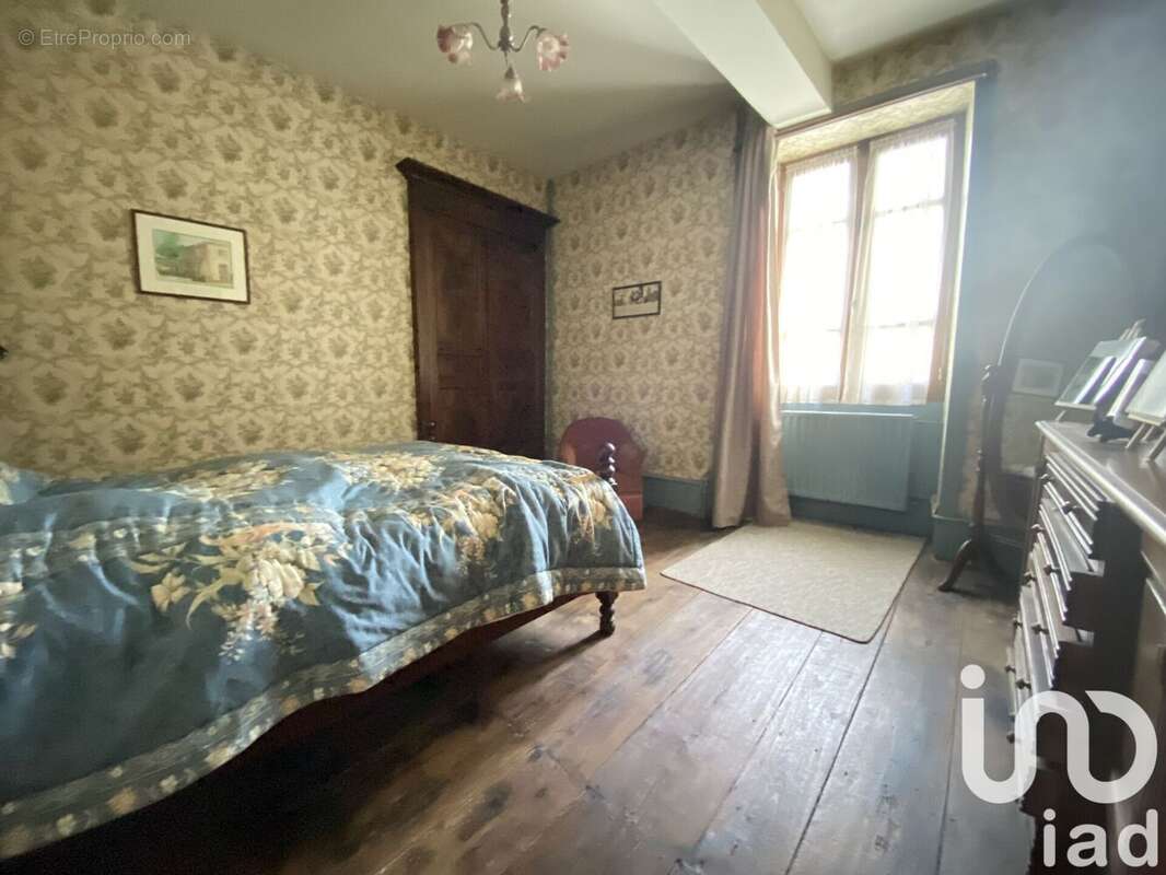 Photo 9 - Maison à JAVERLHAC-ET-LA-CHAPELLE-SAINT-ROBERT