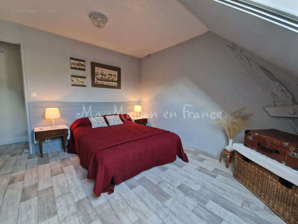 Maison à BELLENAVES