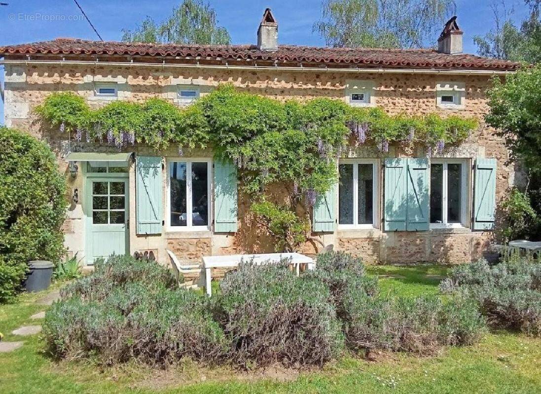 Maison à NANTEUIL-EN-VALLEE