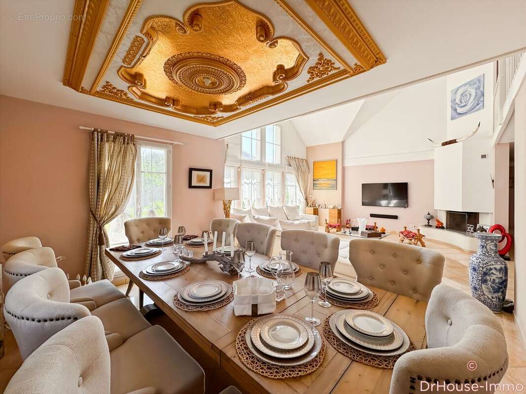 Maison à MONTEVRAIN