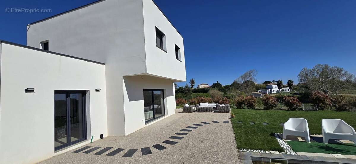 Maison à SAINT-GILLES