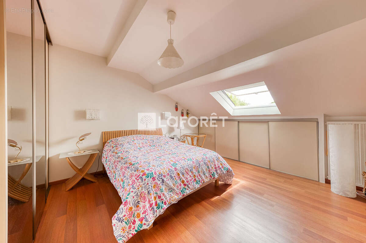 Appartement à EMERAINVILLE