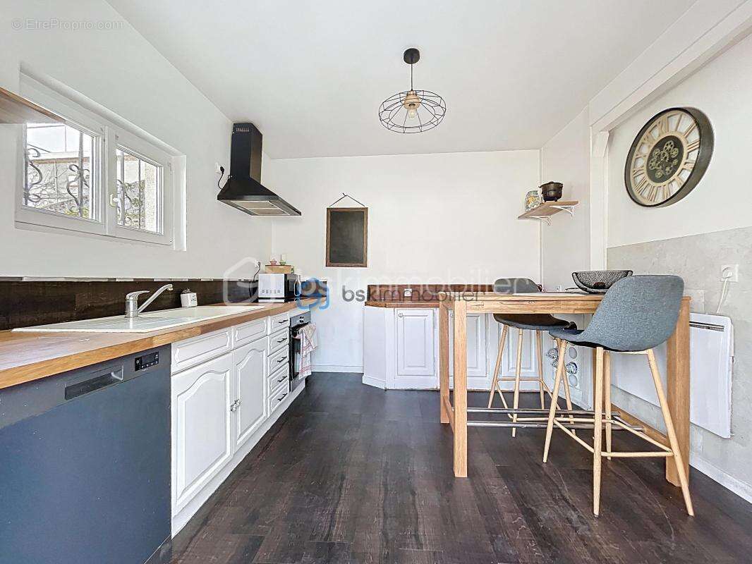 Maison à SAINT-ETIENNE-DU-ROUVRAY