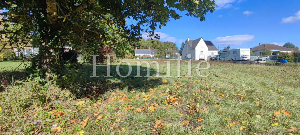 Terrain à LA CROIX-EN-TOURAINE