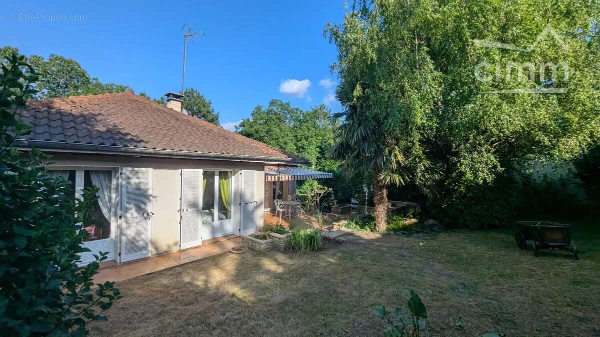 Maison à SAINT-PIERRE-DE-CHANDIEU