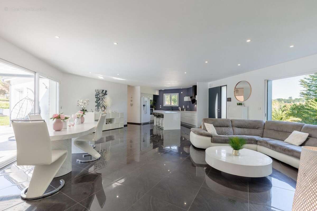 Photo 2 - Maison à BONNETAN