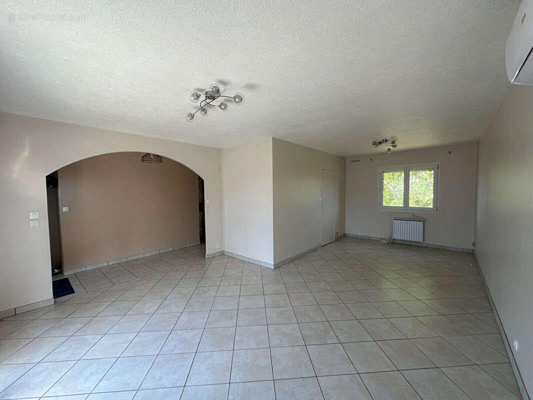 Maison à VERT-TOULON