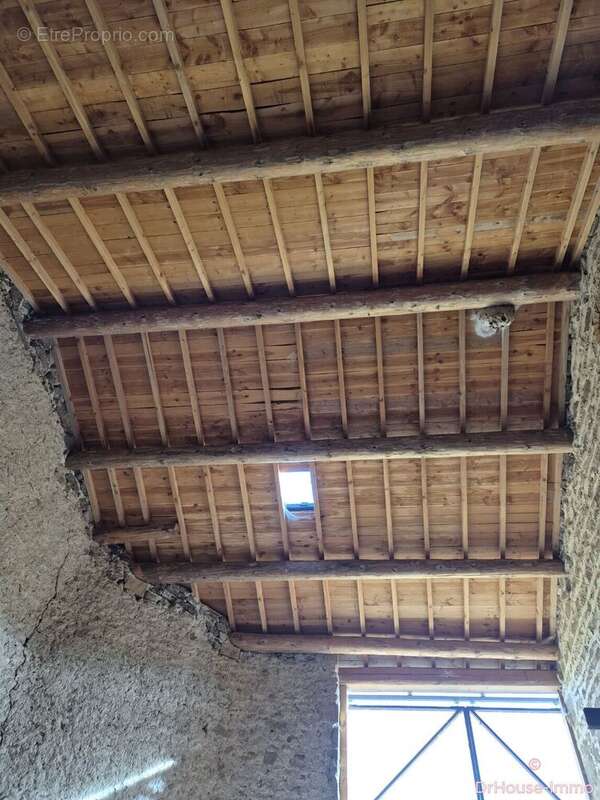 Maison 130 m² à Ceilloux  - photo 16