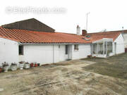 Maison à LES MAGNILS-REIGNIERS