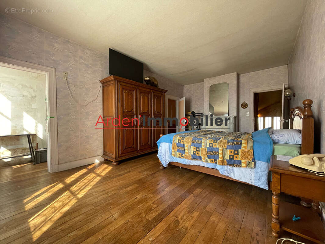 Maison à CHATEAU-PORCIEN