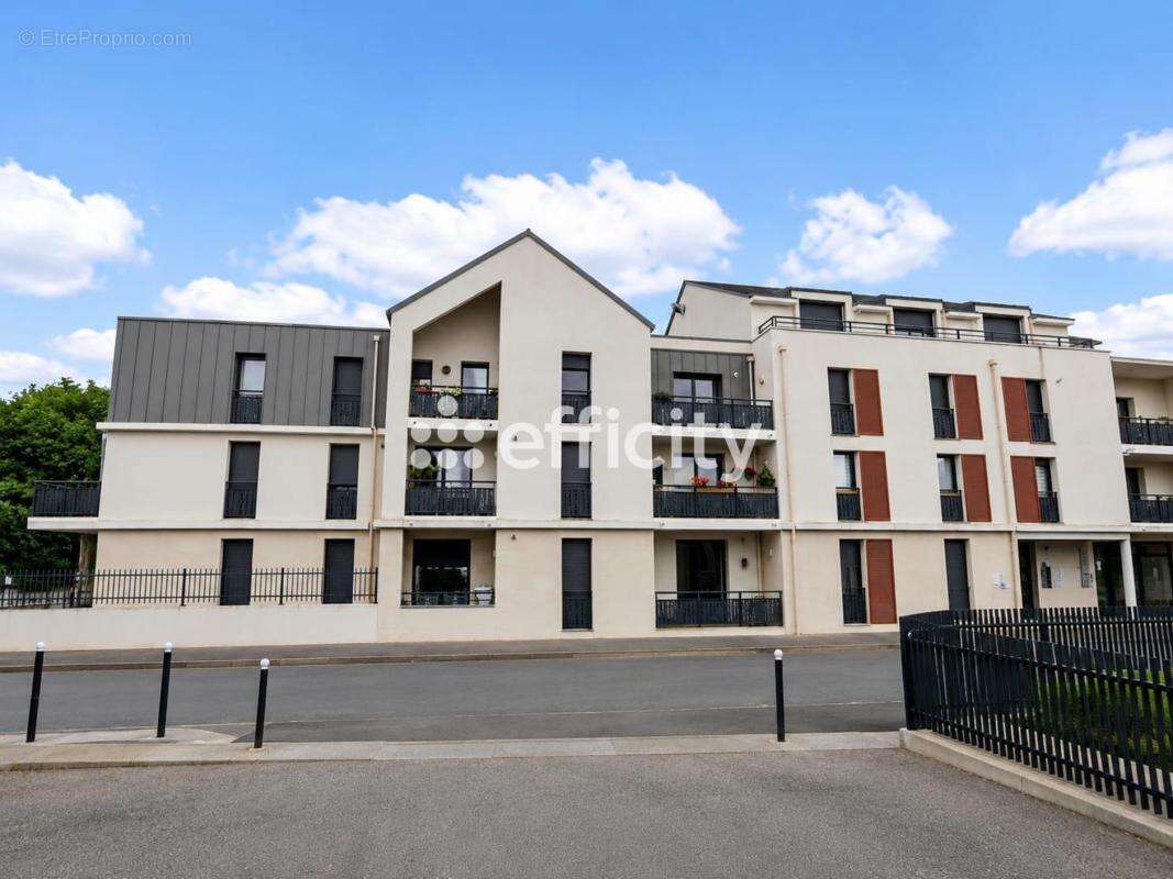 Appartement à BALLAN-MIRE