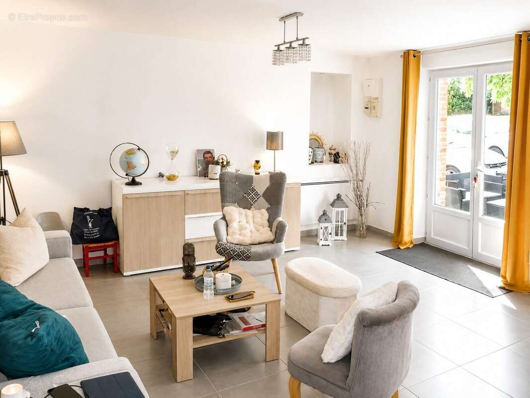 Maison 316 m² à Cambronne-Les-Clermont  - photo 2