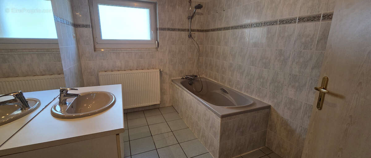 Maison à BOURG-BRUCHE