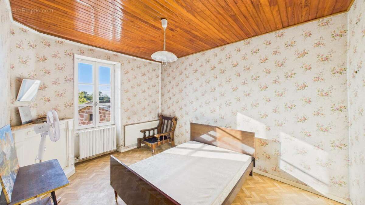 Maison à SAINT-CYPRIEN-SUR-DOURDOU