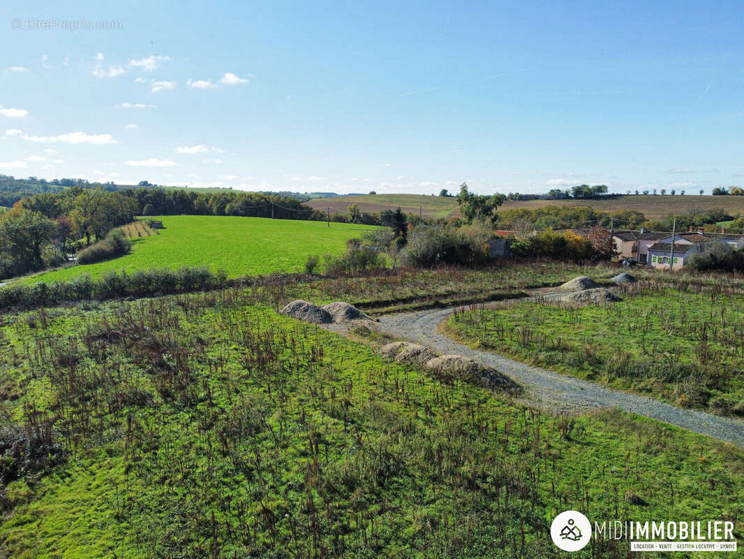 Terrain à VILLEFRANCHE-D&#039;ALBIGEOIS