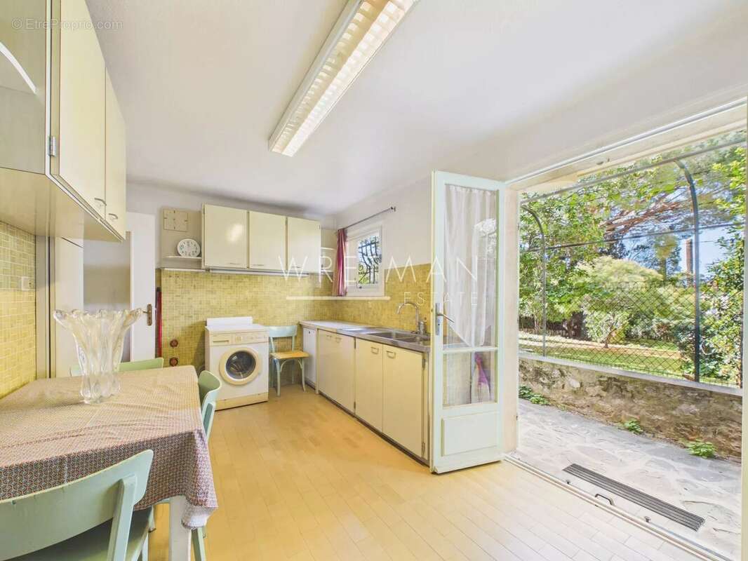 Somptueuse Maison de ville individuelle avec jardin à Rénover - Cannes Montfleury - photo 6