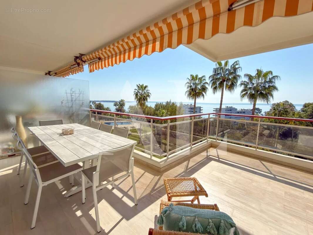 Appartement à VALLAURIS