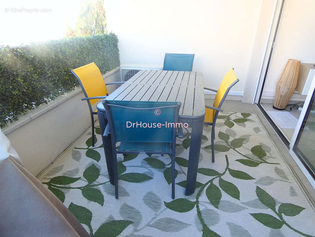 Appartement à SAINT-CYR-SUR-MER