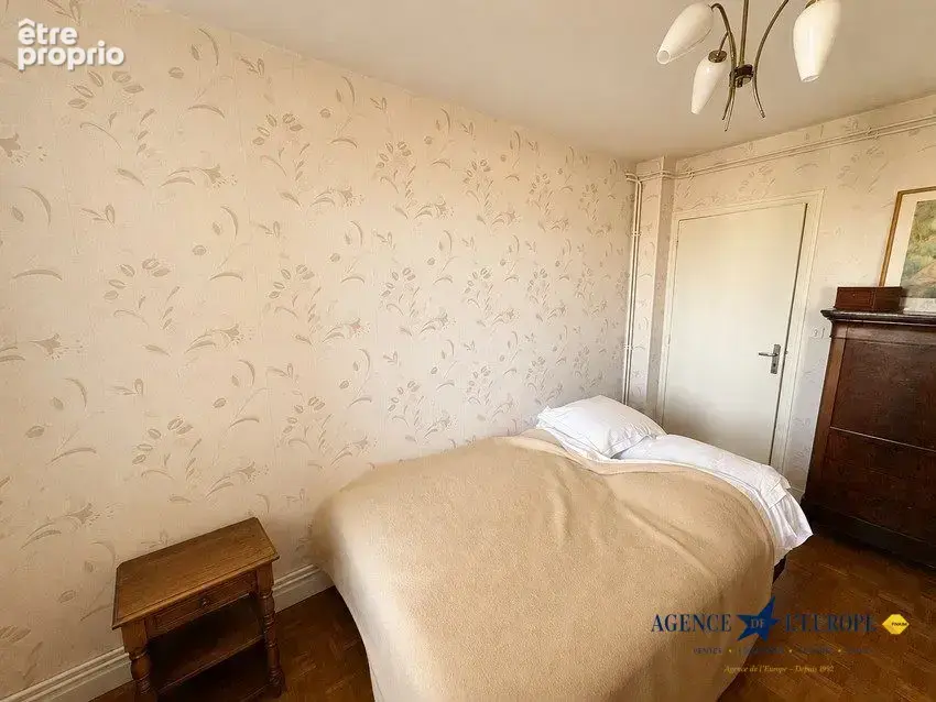 Appartement 80 m² à Vichy  - photo 6