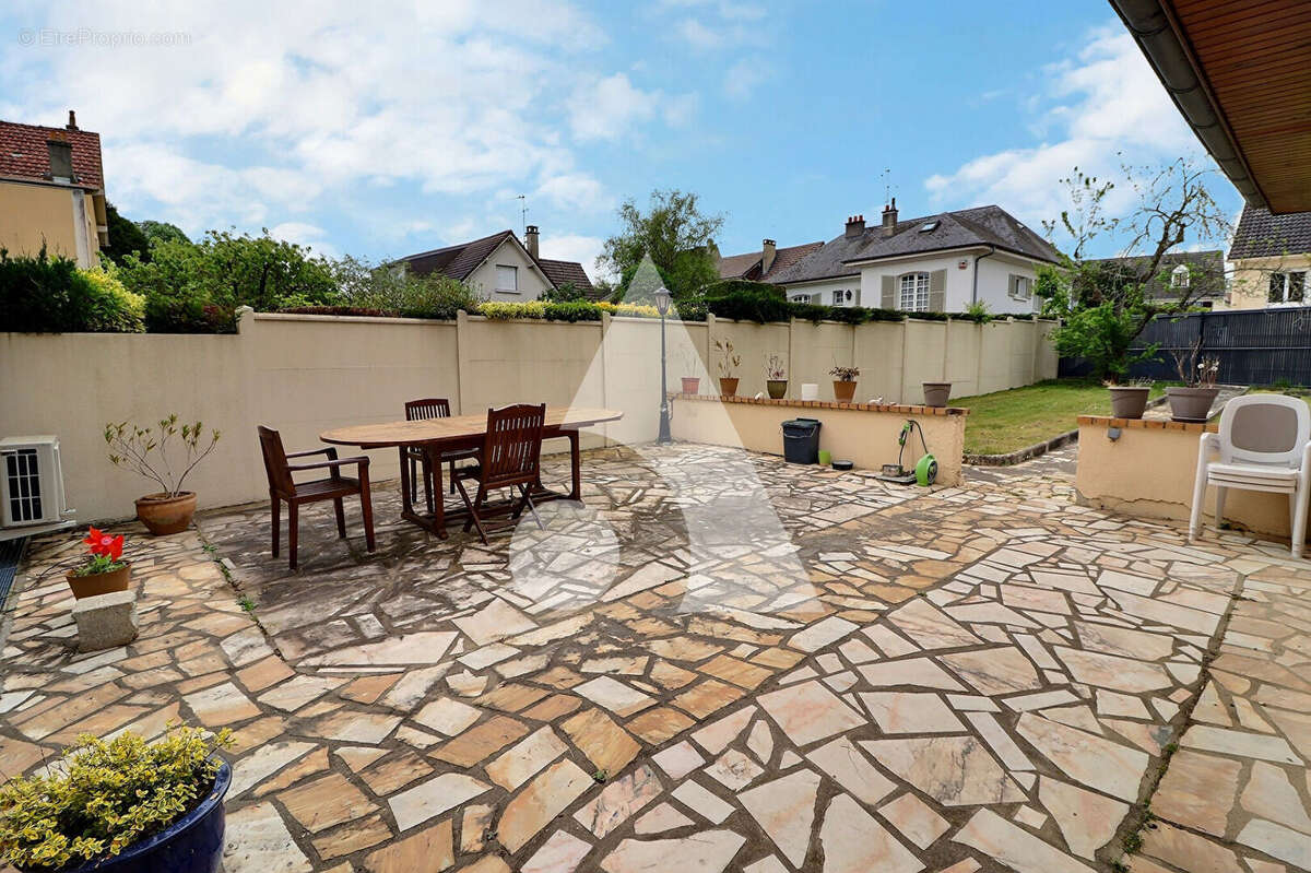Coup de coeur ! Maison individuelle avec 4 chambres, dépendance et emplacement privilégié à Pontoise - photo 12
