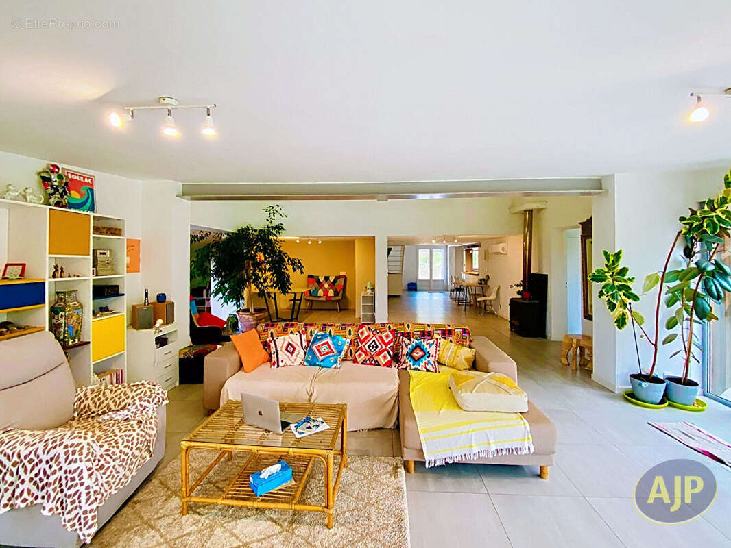 Gaillan - Landaise rénovée de 214m2 avec piscine ! - photo 9