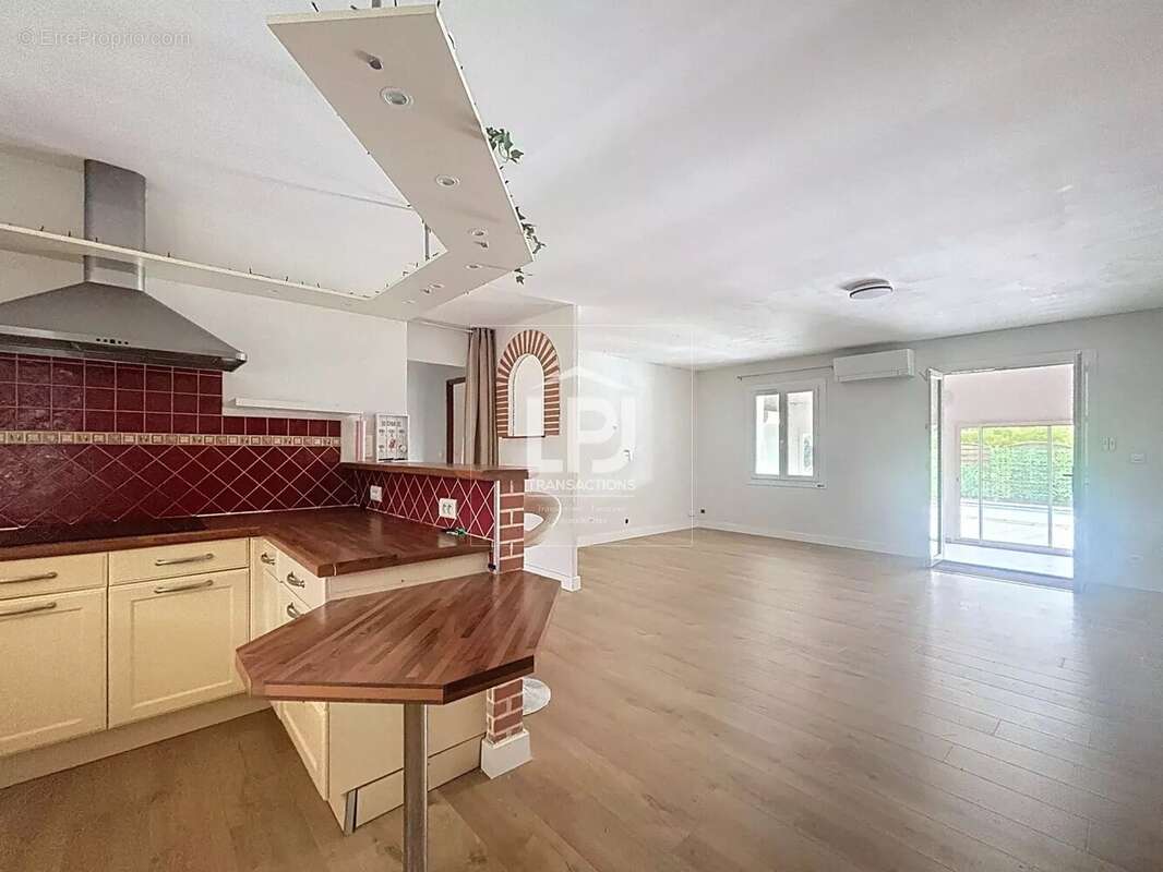 Maison à LA SALVETAT-SAINT-GILLES