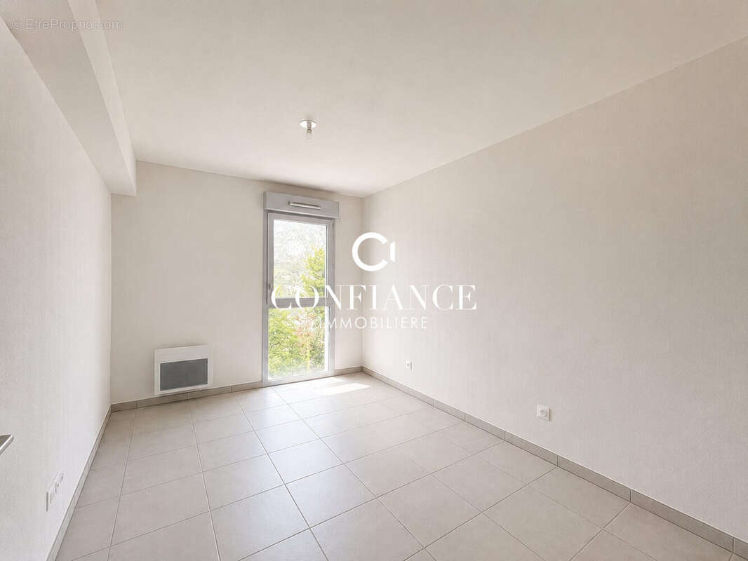 Appartement à GILETTE