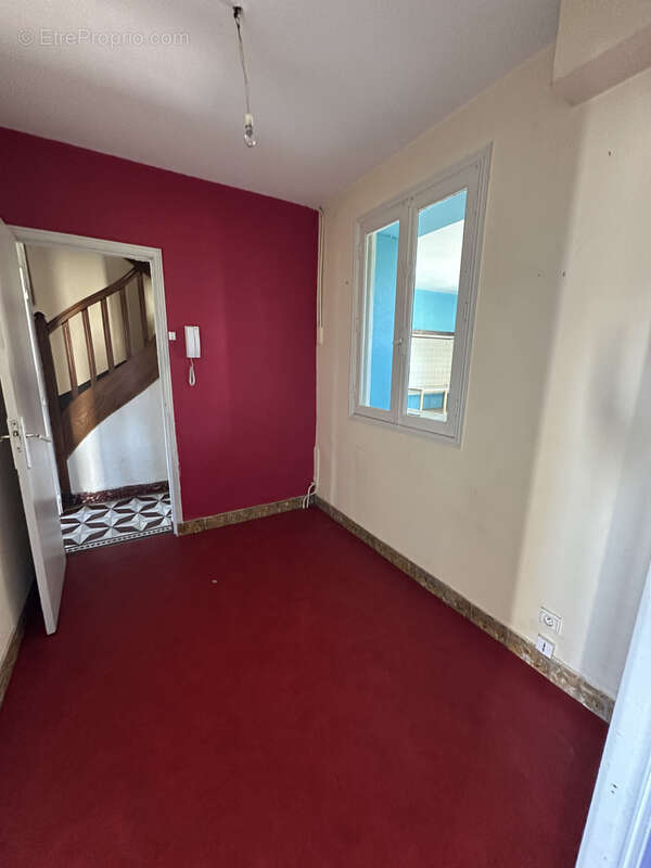 Maison à LA ROCHE-CHALAIS