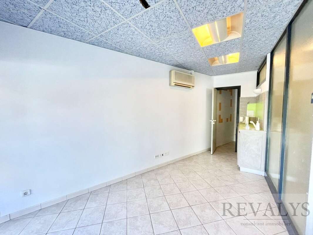 Alpes maritimes (06) - antibes proche centre ville - a vendre local commercial /bureaux - photo 3