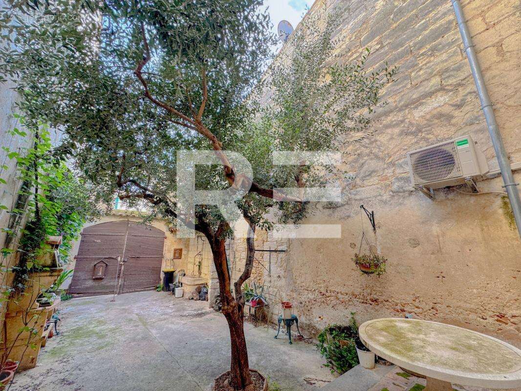 Maison à SAINT-GILLES